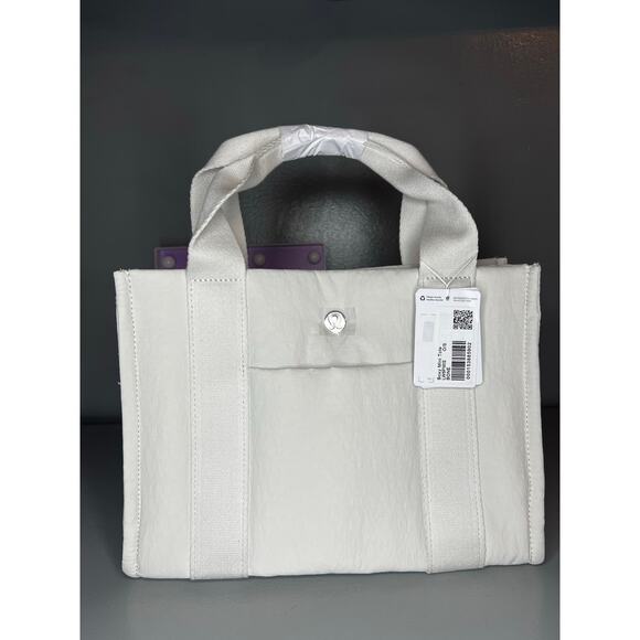Lululemon Mini Boxy Tote 4.5L - Bone - Picture 1 of 12